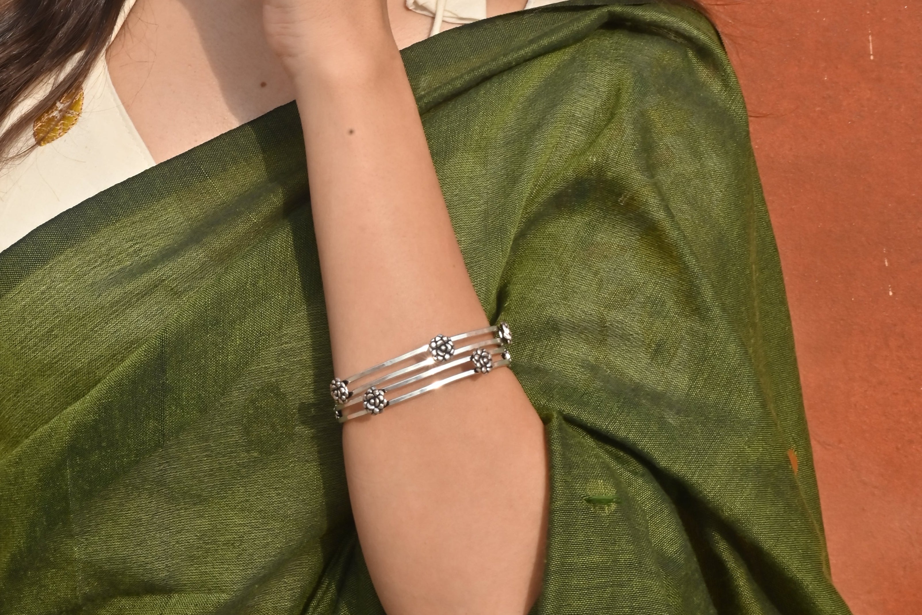 Silver gulab Bangle